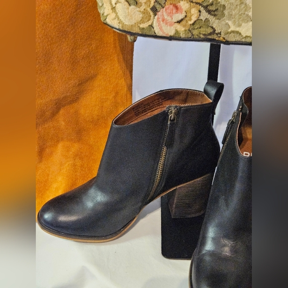 BP Nordstrom Shoes - Pre-owned Black Leather Ankle Boots